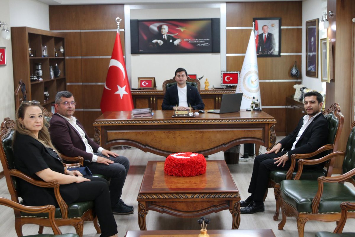 8. Meslek Komitesi; Yönetim Kurulu Üyesi İ. Halil Satoğlu ve Komite Başkanı Reşat Uçan, Halfeti Kaymakamı ve Belediye Başkan V. Sayın Hakan Başoğlu’nu ziyaret etti.

Yapılaşma süreci, denetim mekanizmaları ve mesleki iş birlikleri üzerine verimli bir istişare gerçekleştirilmiştir