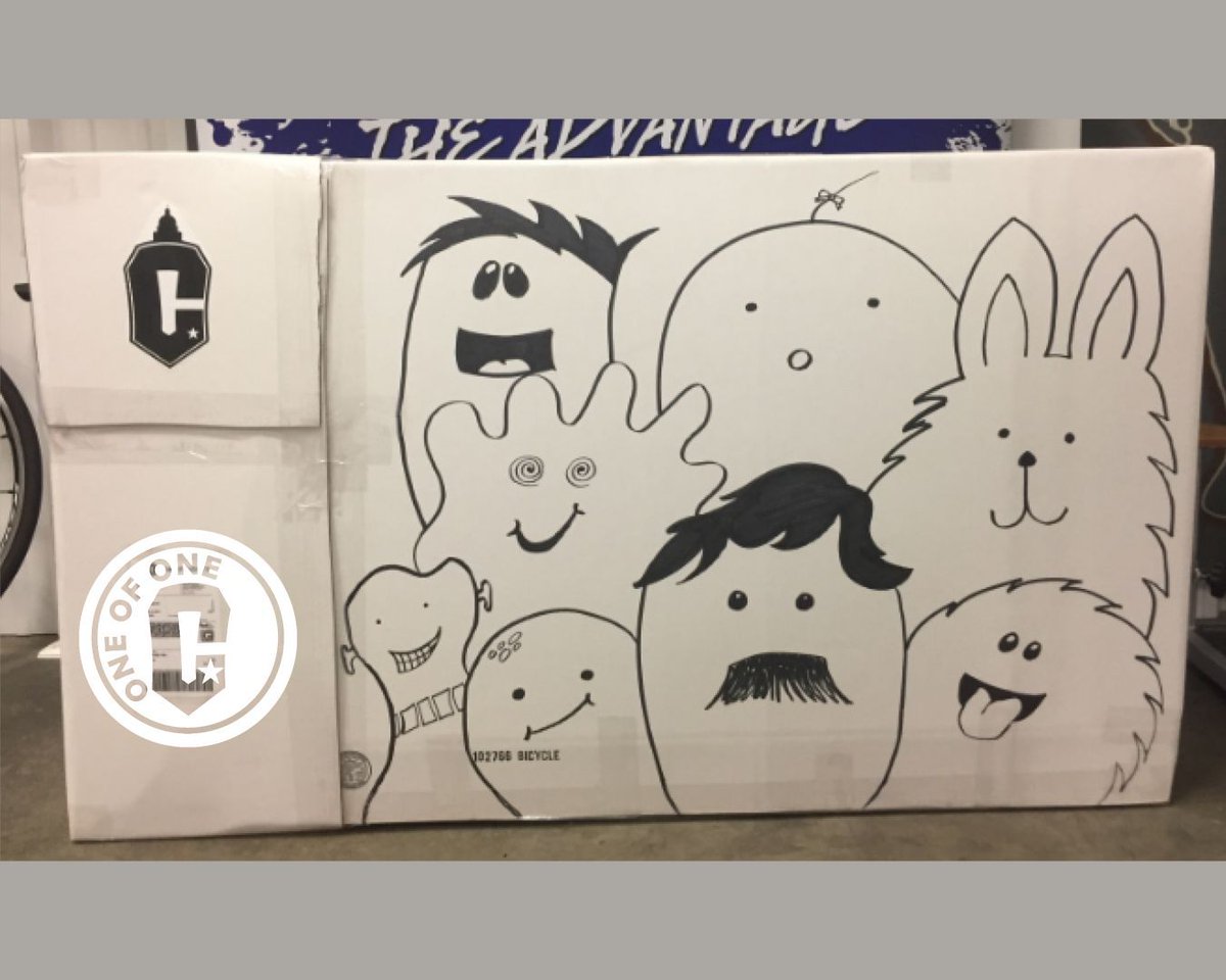 CapitolBicycles's tweet image. A shipping box that tells a story! 🚗🏌️‍♂️👨‍👧 For our Indiana client, we incorporated elements of his vintage Camaro, love for golf, and fatherhood into the box design. #MidweekMix #CustomShipping #PersonalizedDesign #CapitolBicycles