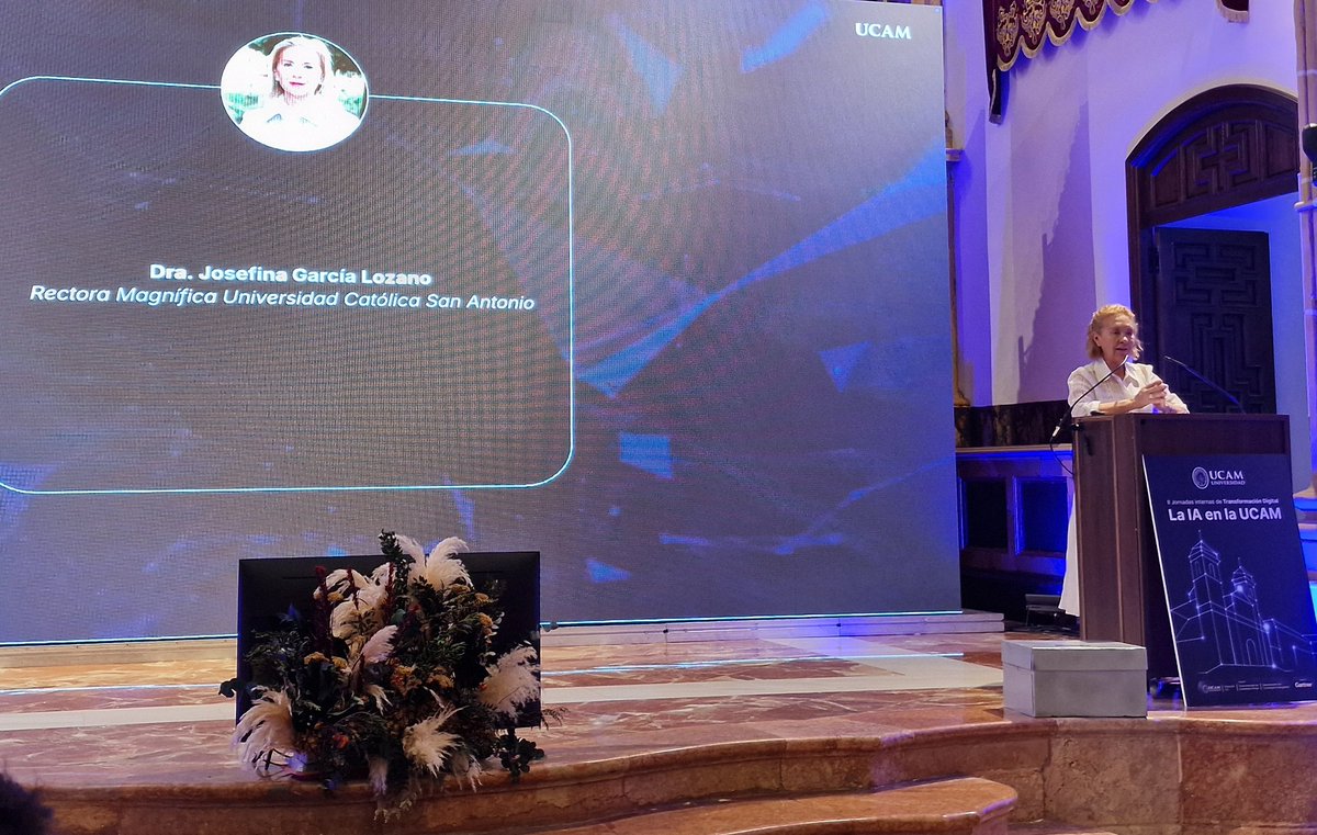 📸 Josefina García, rectora de la UCAM, clausura las II Jornadas de Transformación Digital.