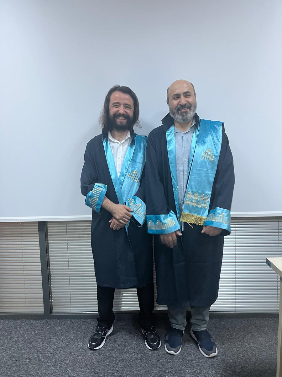 Furkan Fidan “İbn Sina Felsefesinde Süreklilik” başlıklı doktora tezini savunarak klasik doğa felsefesi çalışmalarına bir ilmek daha attı.

Jüriye katılan Ömer Türker, Cüneyt Kaya, Zahit Tiryaki, Ebubekir Deniz hocalarıma teşekkür eder,  Dr. Furkan Fidan’ı tekrar tebrik ederim.