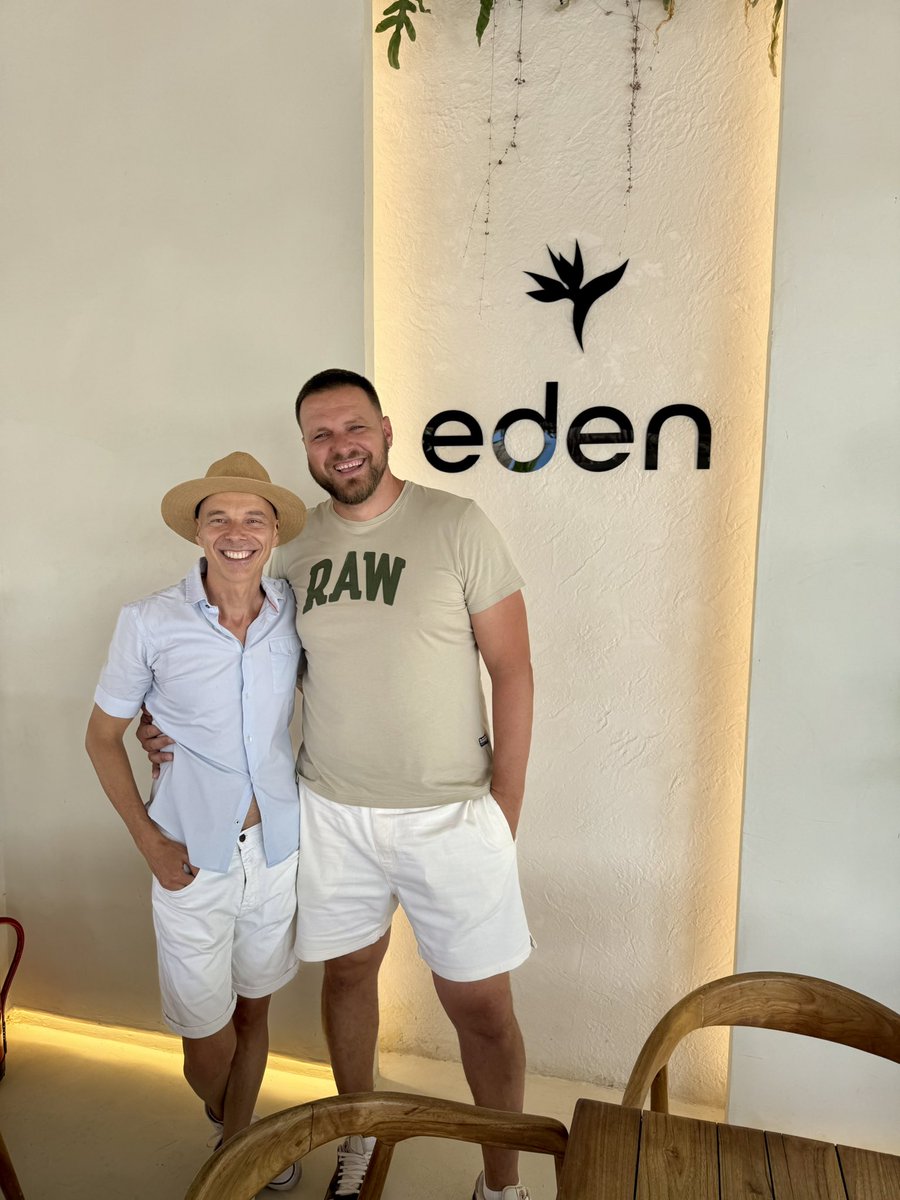 fquinterog's tweet photo. Hoy traslado la oficina a @edentorremolinos como en casa #antonioeden #workinprogress El trabajo es mejor cerca del mar y más factibles las soluciones. #sea #summeriscomming https://t.co/A76jAtQ7ms