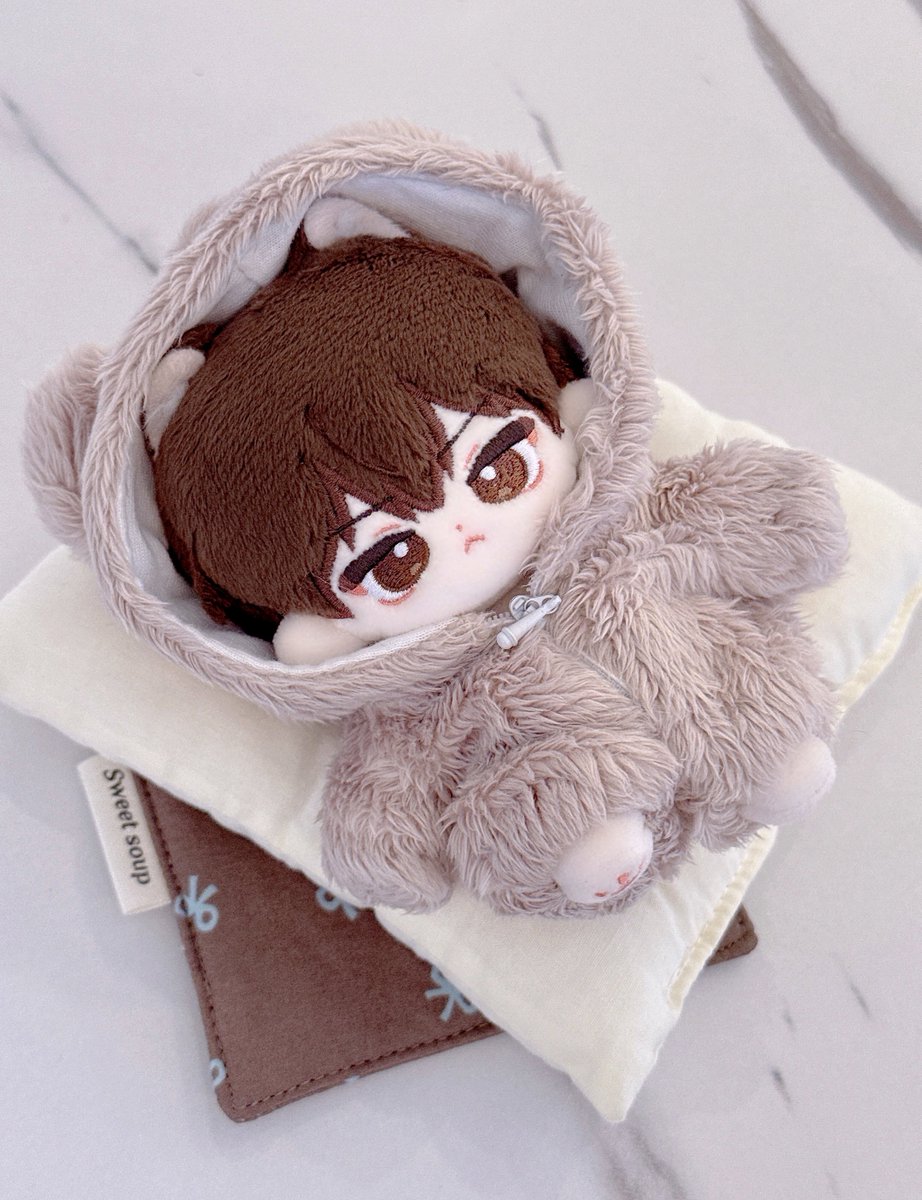 #솜배찌 #솜구르르

햄서터가
곰이
되는 
시간
🧸🤎