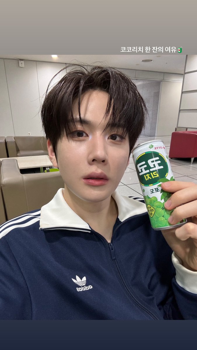 [📸] #유영서 | INSTAGRAM | 250625

“The relaxation of one cup of Coco Rich🧃”

#YOUNGSEO #영서 #BAE173 #비에이이173