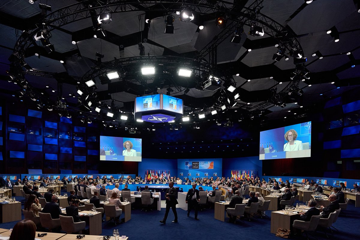 Ukraine’s security is our security. 
Continued support to Ukraine is an important part of #NATO’s commitment to defend against the threat from Russia.  
Norway is stepping up: $7bn to air defence and defence industry. 
#NATOsummit #StrongerTogether 
regjeringen.no/en/aktuelt/nor…