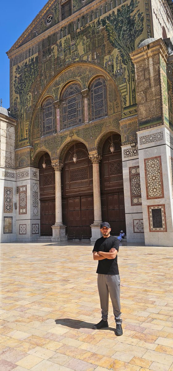 mhz126's tweet photo. سَلامٌ مِن صَبا بَرَدى أَرَقُّ
وَدَمعٌ لا يُكَفكَفُ يا دِمَشقُ 🇸🇾 https://t.co/ojcD9ebFFK