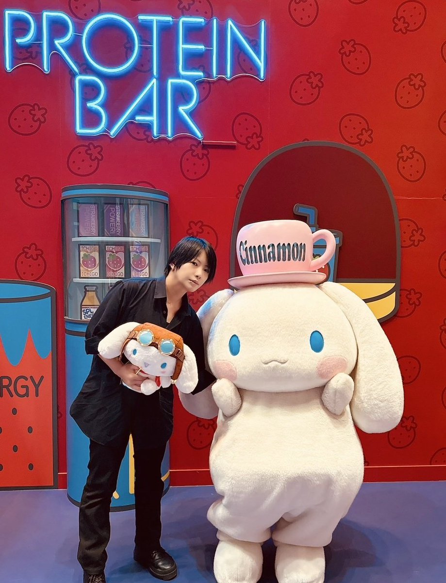 LakeHart666's tweet photo. 本日はピューロランド株主限定デーにご一緒させていただきました✨
シナモンの初グリにて突進の洗礼を貰いましたw可愛かった
館ではジュエペのルビーちゃんに会いました
 #ピューロランド
 #ピューロ好きさんと繋がりたい
 #ピューロアンバサダー https://t.co/HikyPPQH1p