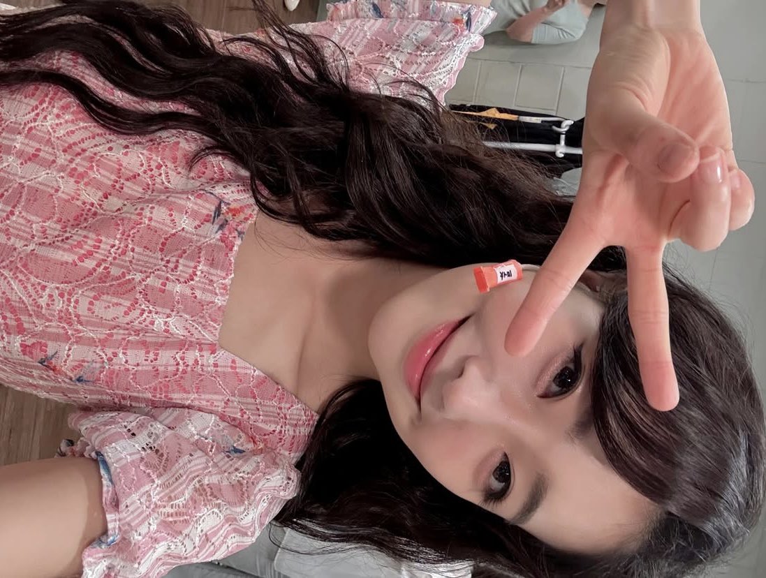 봄님 6월 사진 타율 미쳣슨ㅋㅋ
내 배우가 셀카 천재래요