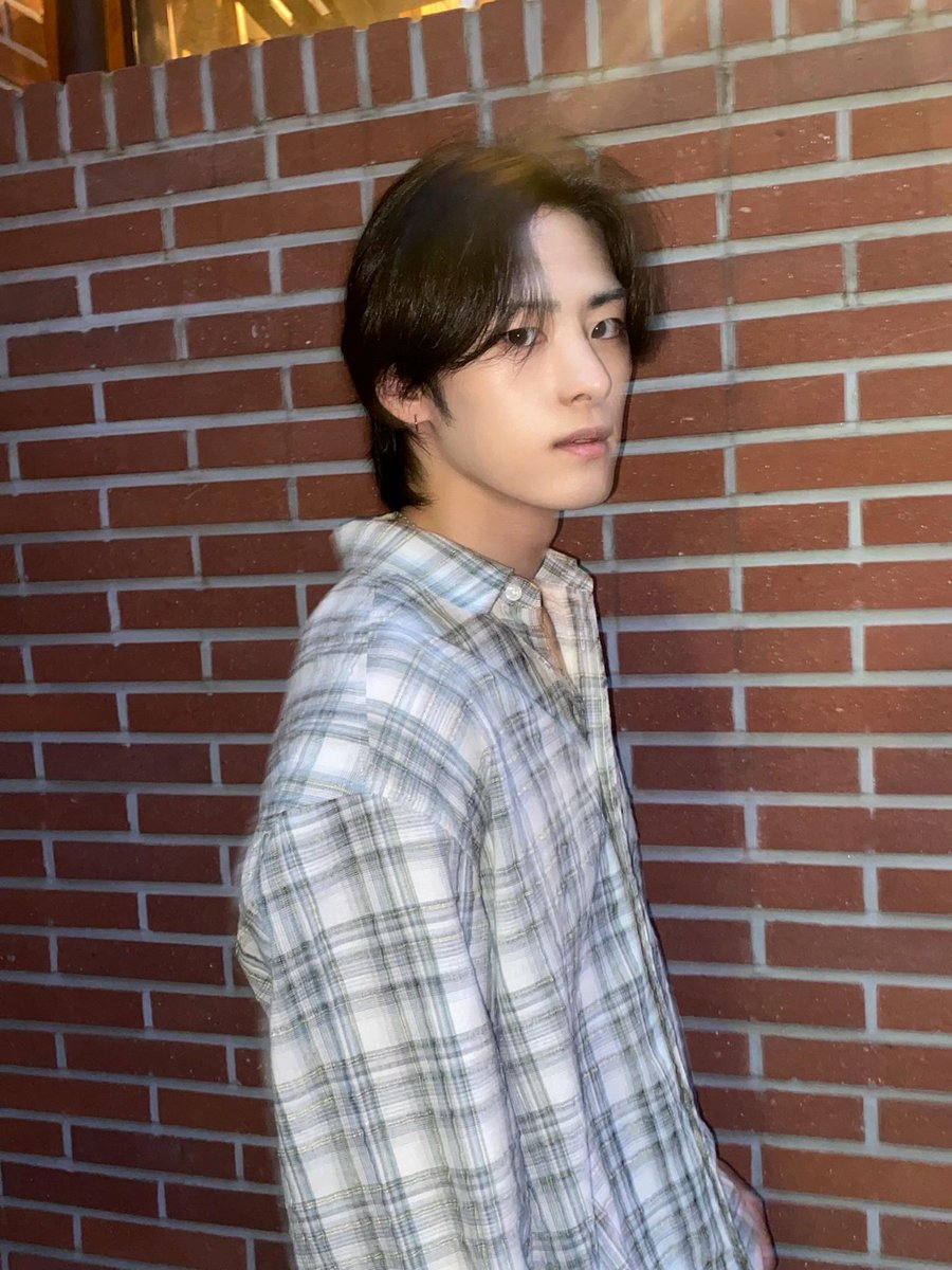 [#준호] 
좋은 하루 보냈어? 

#NOMAD #노매드 
#JUNHO #준호