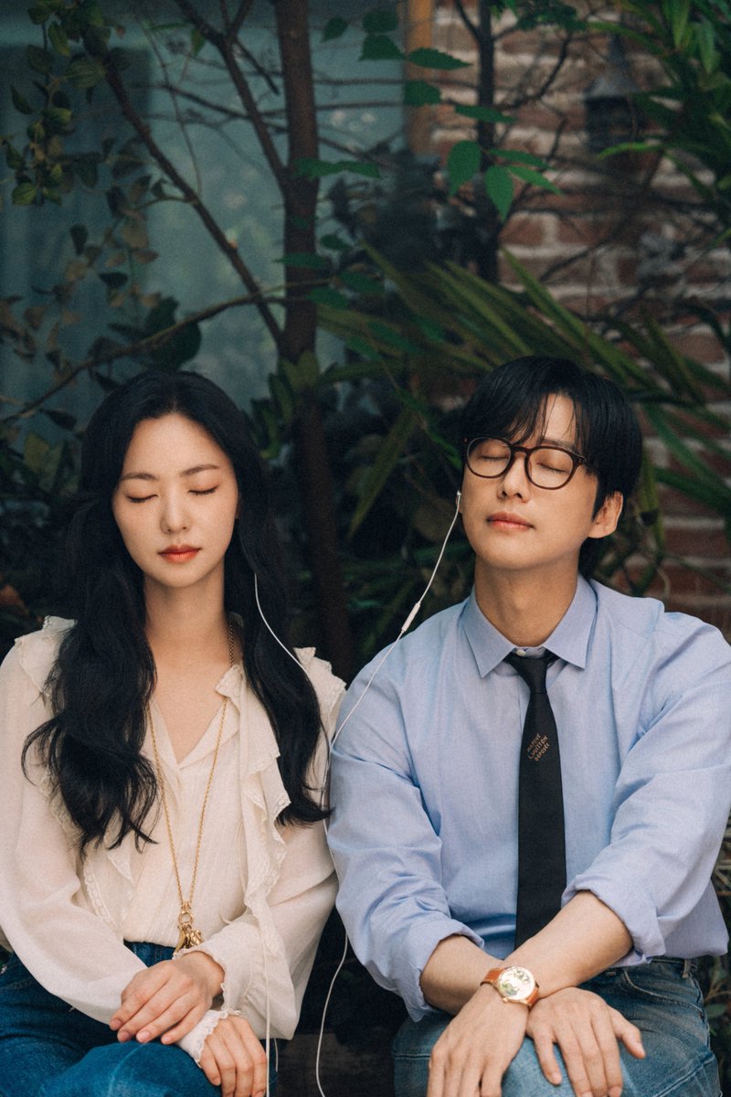 selfietimeid's tweet image. Pengen punya foto romantis bareng pasangan tapi bingung mau gaya apa?
Coba ikuti pose ala Jeon Yeo-been dan Namkoong Min dari drama Our Movie yuk! 💑

Kamu bisa pakai ide pose mereka sambil foto di Studio Photobooth maupun Studio Pro Selfie Time 💕

#SelfieTime #IdePose #OurMovie