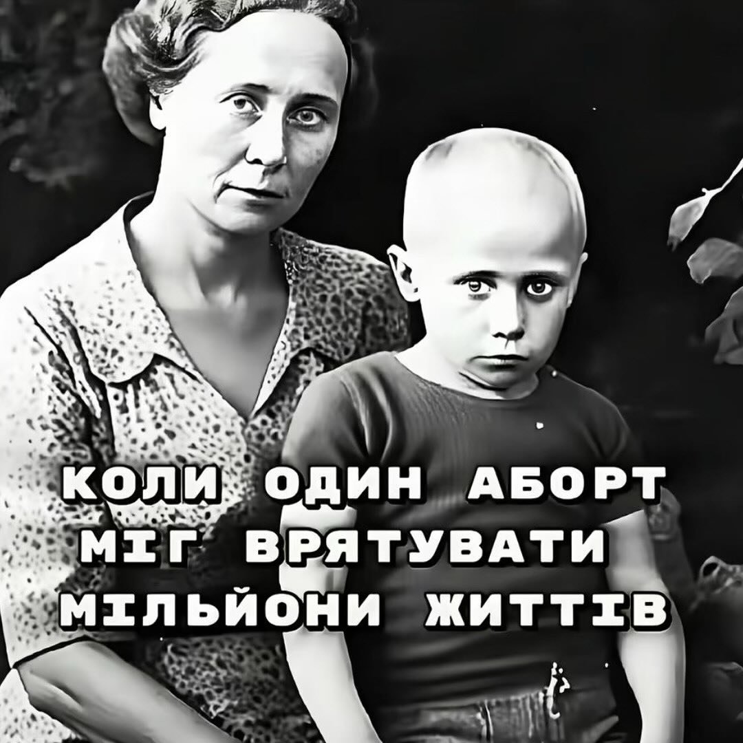 veraizmaylova41's tweet photo. Он и в детстве выглядит мизантропом,социопатом и выбл@дкoм опущеным https://t.co/R1q2niUcAb