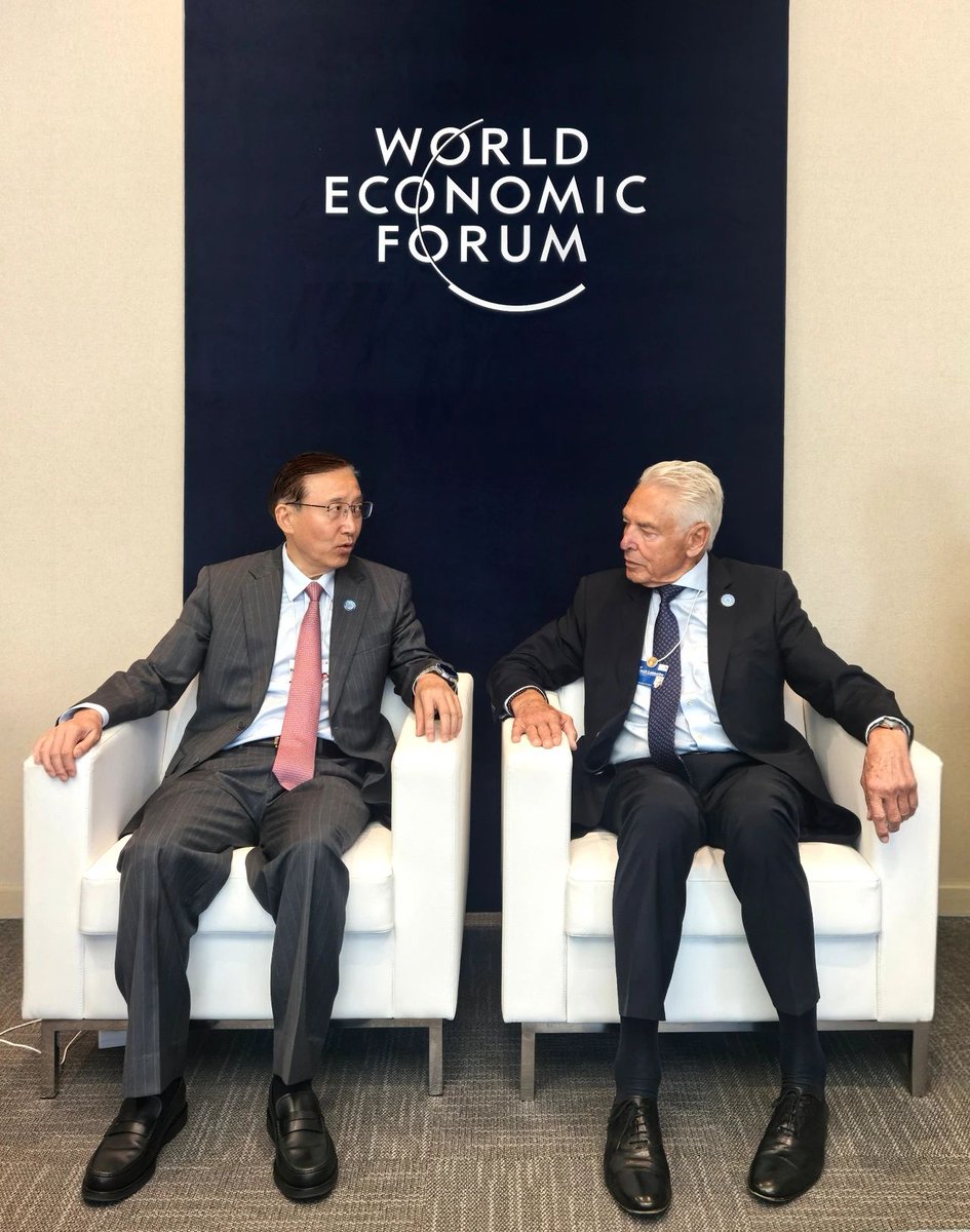 Geidco_Official's tweet image. 🗓️ From June 24 to 26, the 2025 Summer Davos Forum was held in Tianjin.
📢 Xin Bao'an, Chairman of GEIDCO and Chairman of CEC, attended the opening ceremony and delivered a speech at the "China-ASEAN Cooperation Forum."
mp.weixin.qq.com/s/fApsoXuNuKig…
#GEIDCO @wef