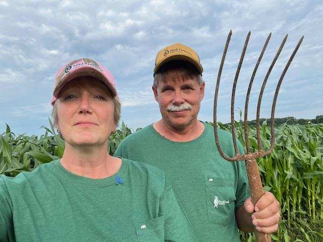 seedgenetics's tweet image. Edwin and Shannin continue to be delighted with how fantastic their Seed Genetics Direct corn looks in Baltimore, OH.