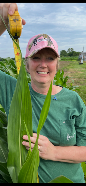 seedgenetics's tweet image. Edwin and Shannin continue to be delighted with how fantastic their Seed Genetics Direct corn looks in Baltimore, OH.