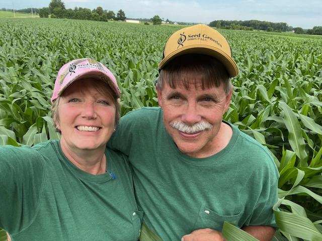 seedgenetics's tweet image. Edwin and Shannin continue to be delighted with how fantastic their Seed Genetics Direct corn looks in Baltimore, OH.