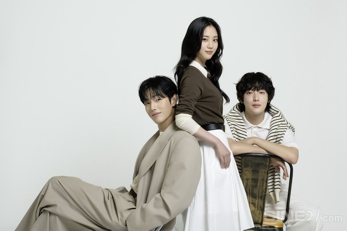 NAMOOACTORS2004's tweet photo. [#NEWS] 친구와 함께 주도적으로 끈끈하게, 배우 윤현수 이정식 홍화연 인터뷰
▶ https://t.co/8ReCRGRIB7

#이정식 #씨네21 #러닝메이트 #LEEJUNGSIC #Cine21 #runningmate https://t.co/18CMAmHr5j