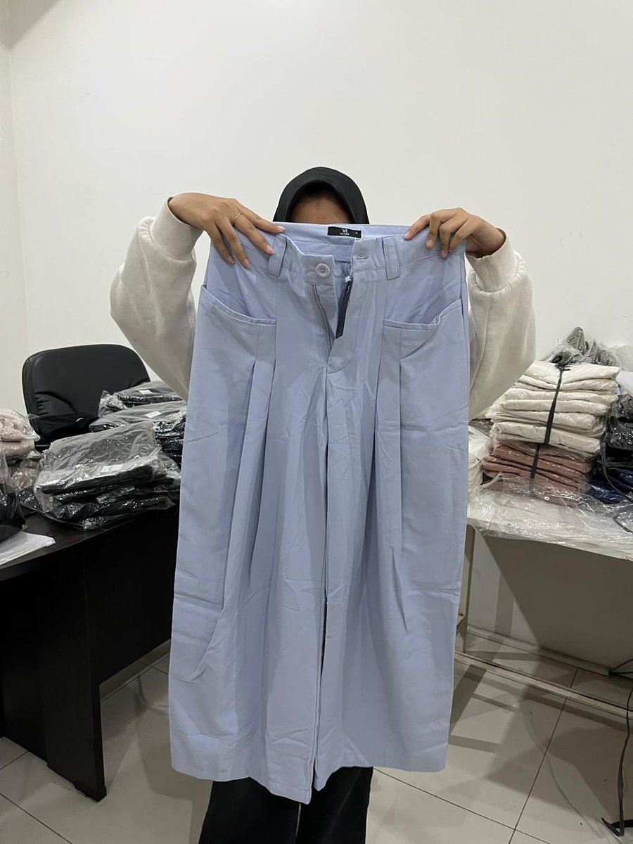 hrleiy's tweet photo. Ready ka, dm aja ukurannyaa (ready stok banyak semua ukuran S, M, L, XS, XL https://t.co/1svPFc2zrz