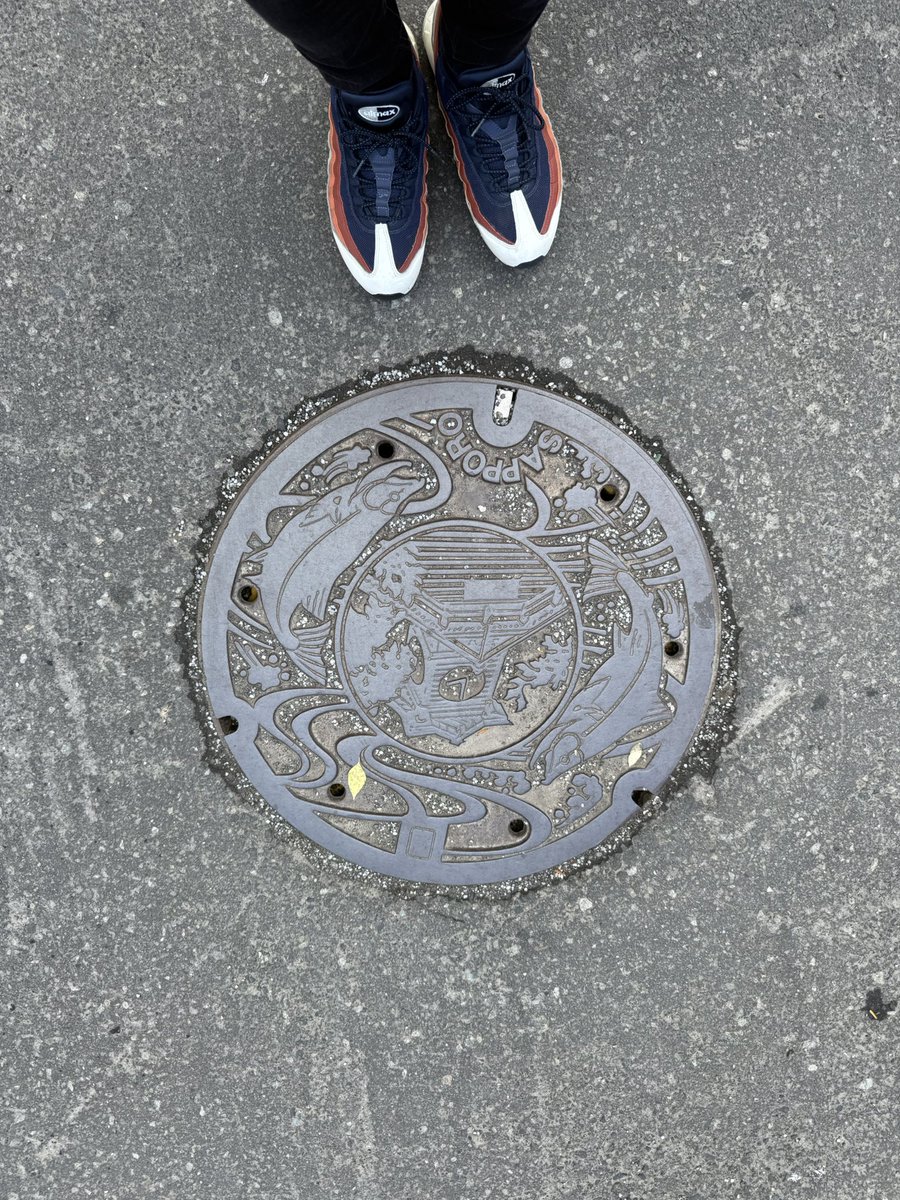 centipede0823's tweet photo. 最近見た　#マンホール https://t.co/rIeWRvfreL