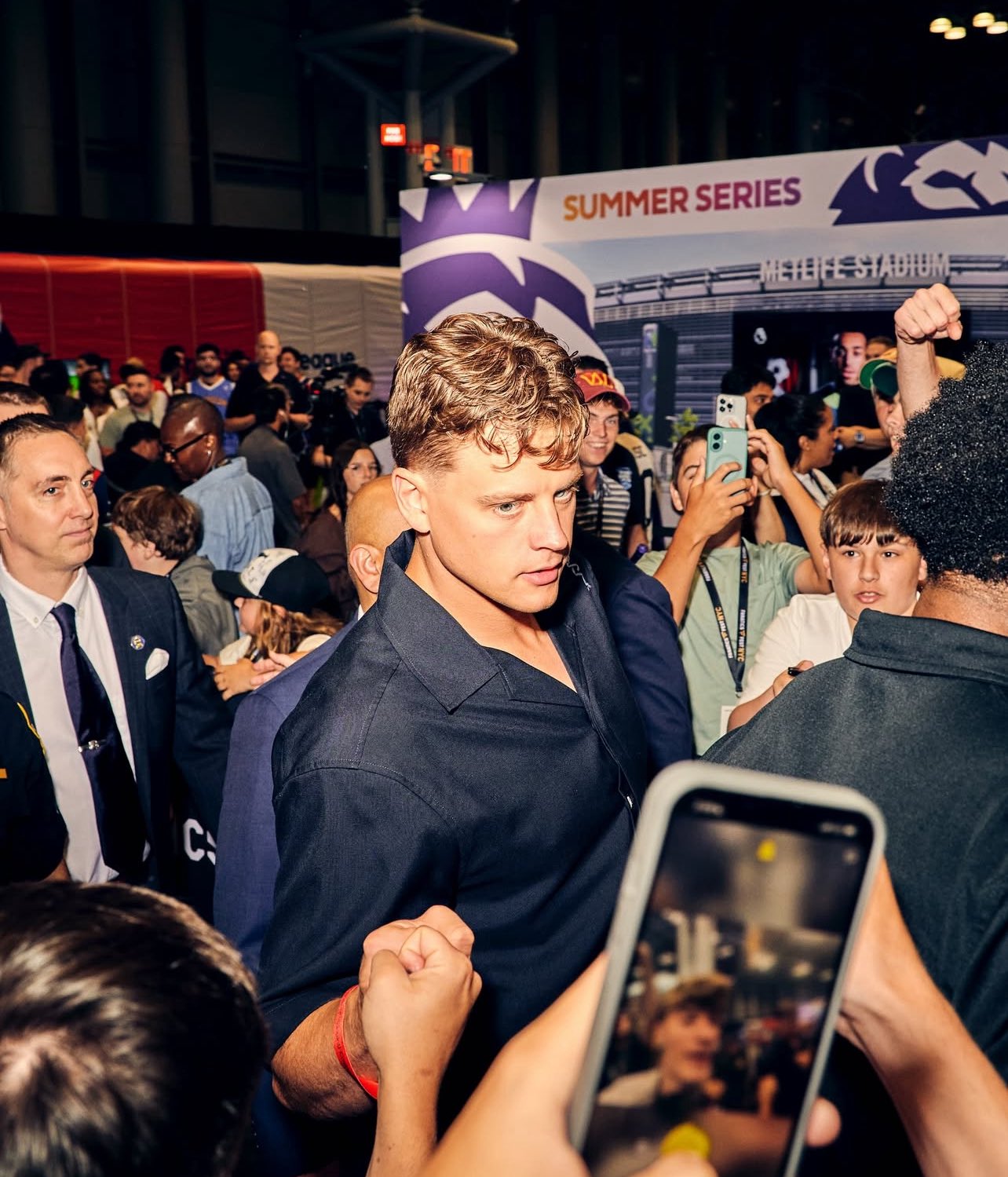 GuSRCvLWEAAvTXp?format=jpg&name=large Joe Burrow Visibly Shaken After Fan Crosses the Line — The Viral Clip Everyone’s Rewatching