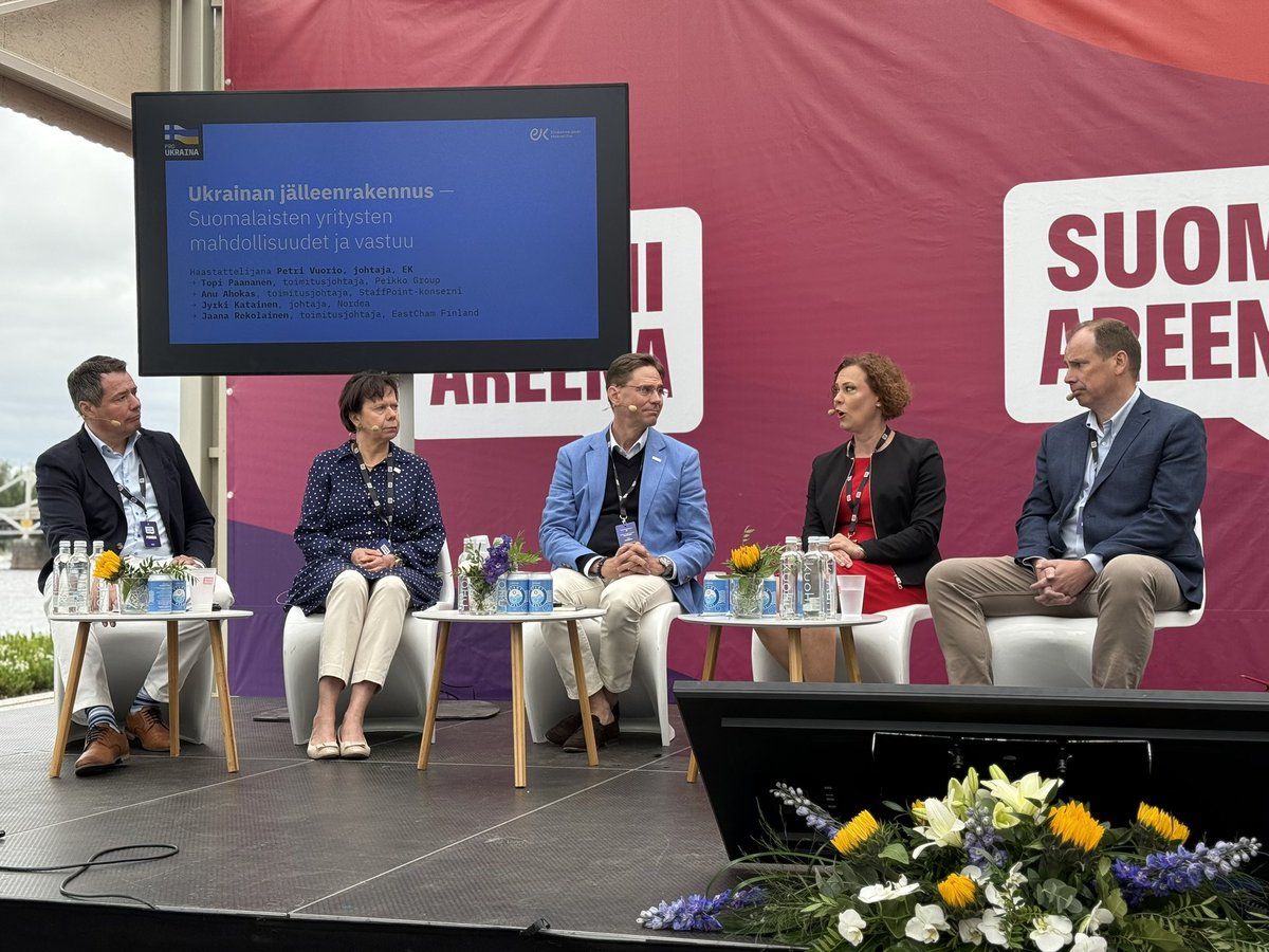 Millainen rooli suomalaisyrityksillä voisi olla Ukrainan jälleenrakentamisessa? Yritysten mahdollisuuksista ja vastuista keskustelemassa <a href="/JaanaRekolainen/">Jaana Rekolainen</a>, <a href="/jyrkikatainen/">Jyrki Katainen</a>, <a href="/AnuAhokas/">Anu Ahokas</a> ja <a href="/paanatop/">Topi Paananen</a>. EK:n <a href="/petri_vuorio/">Petri Vuorio</a> juontaa. #SuomiAreena