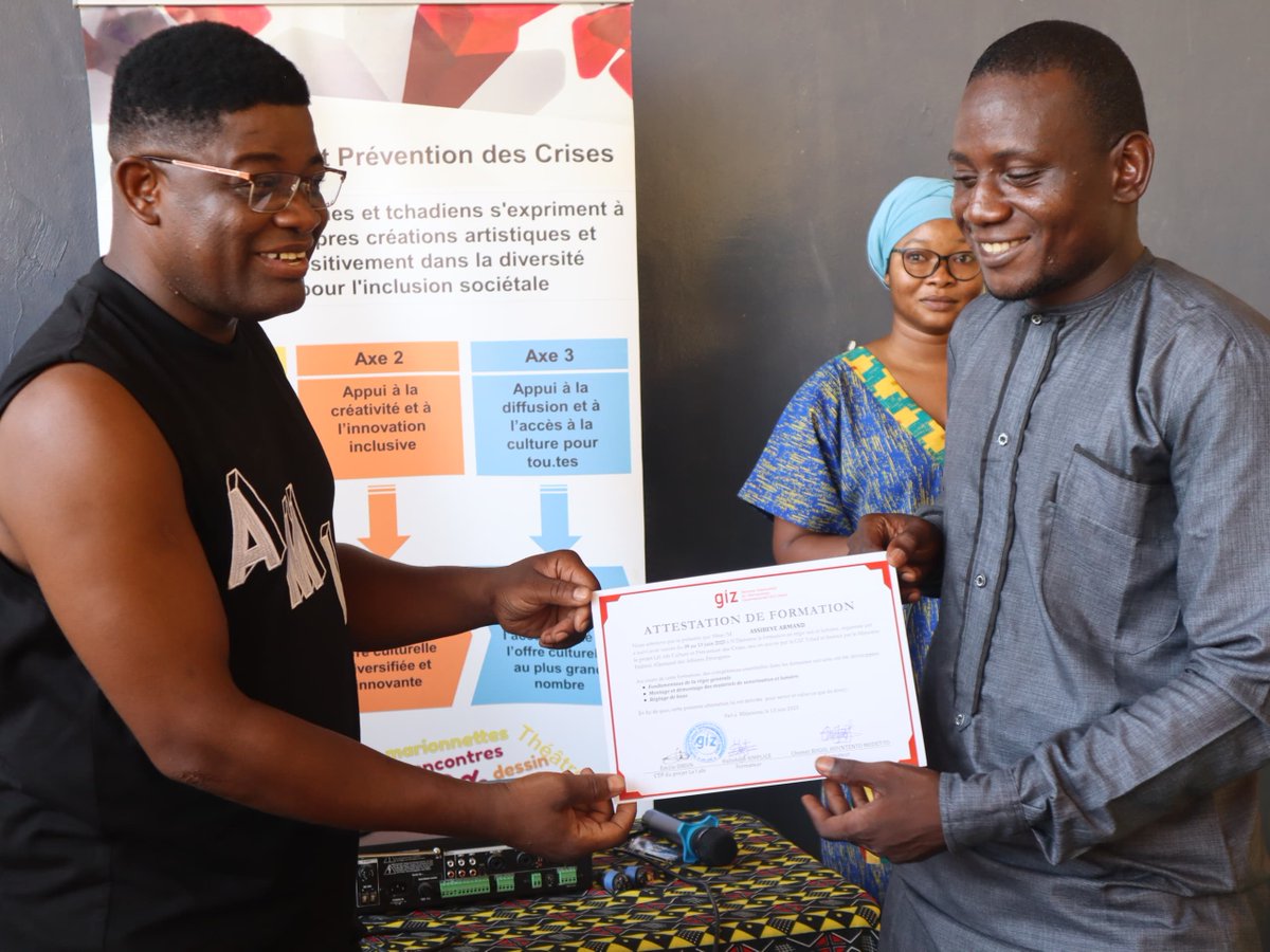Que fait l' 🇩🇪au 🇹🇩?
Investir ds la formation technique, c’est investir ds l’avenir  culturel et la paix🕊️ du Tchad. Grâce au projet Lel Afé, les jeunes tchadiens acquièrent des  compétences clés pr une scène plus sûre et dynamique. 🎤💡  #Développement #CultureTchadienne #Paix