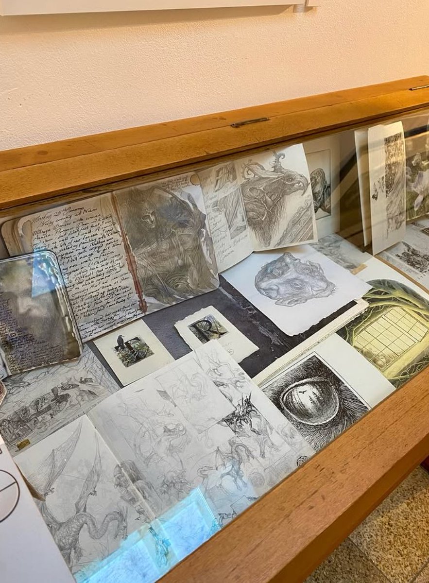 jesserintaylor1's tweet image. If anyone is in the UK, @GreenHillArts1 is having a brilliant art show on including @AlanLee11225760 @brianfroud and many more incredible artists! I can't wait to go and see it, check it out if you can :)