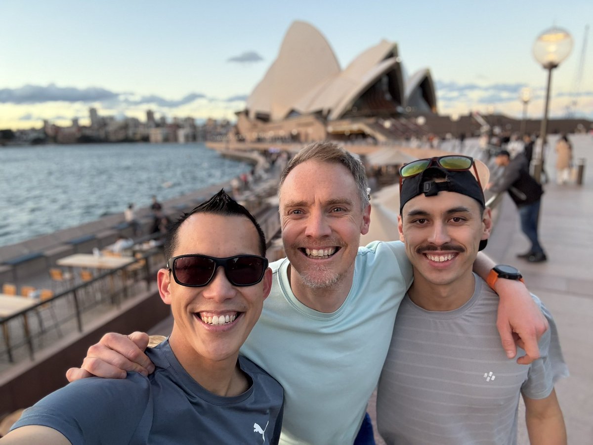 mrbartonmaths's tweet image. Really fun day delivering CPD to 150 in Sydney. Super engaged crowd with fantastic questions. And then a run with the legend that is @misterwootube to top the day off. Feeling very lucky!