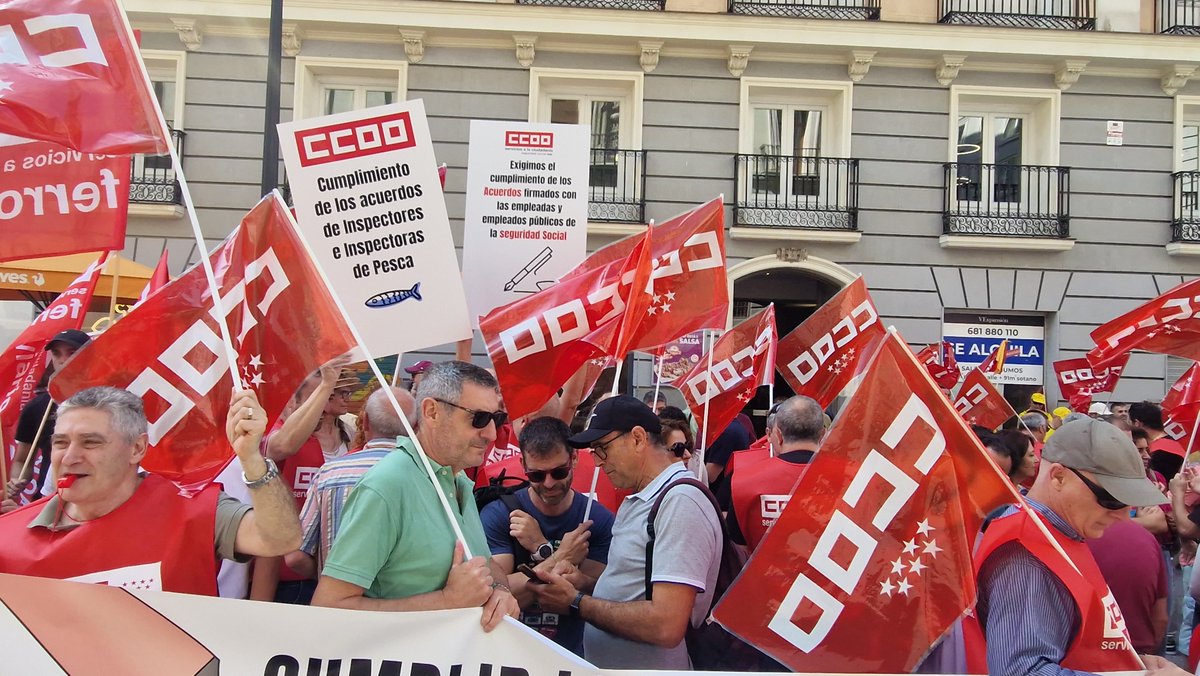 sae_fsc_ccoo's tweet photo. @FSCdeCCOO @CCOOMadrid @mintradigital @Haciendagob @oscarlopeztwit @M_Presidencia @CCOO_CSIC @CCOO_Prisiones @ccooine @EPMadrid @CCOO_FSCMadrid @CCOOMiterdMapa @CCOOinterior @ccoomeh @FomentoCCOO El Gobierno pactó con CCOO a finales del año 2022 la implantación de las 35 horas semanales. Sin embargo, la Administración General del Estado se niega a aplicarlas. #SalariosDignosEnLaAGE https://t.co/4oj91S6U76