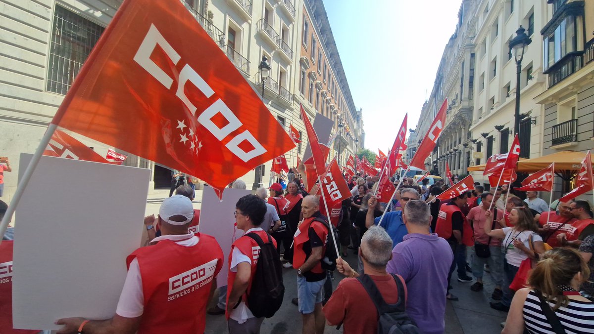 sae_fsc_ccoo's tweet photo. @FSCdeCCOO @CCOOMadrid @mintradigital @Haciendagob @oscarlopeztwit @M_Presidencia @CCOO_CSIC @CCOO_Prisiones @ccooine @EPMadrid @CCOO_FSCMadrid @CCOOMiterdMapa @CCOOinterior @ccoomeh @FomentoCCOO El Gobierno pactó con CCOO a finales del año 2022 la implantación de las 35 horas semanales. Sin embargo, la Administración General del Estado se niega a aplicarlas. #SalariosDignosEnLaAGE https://t.co/4oj91S6U76