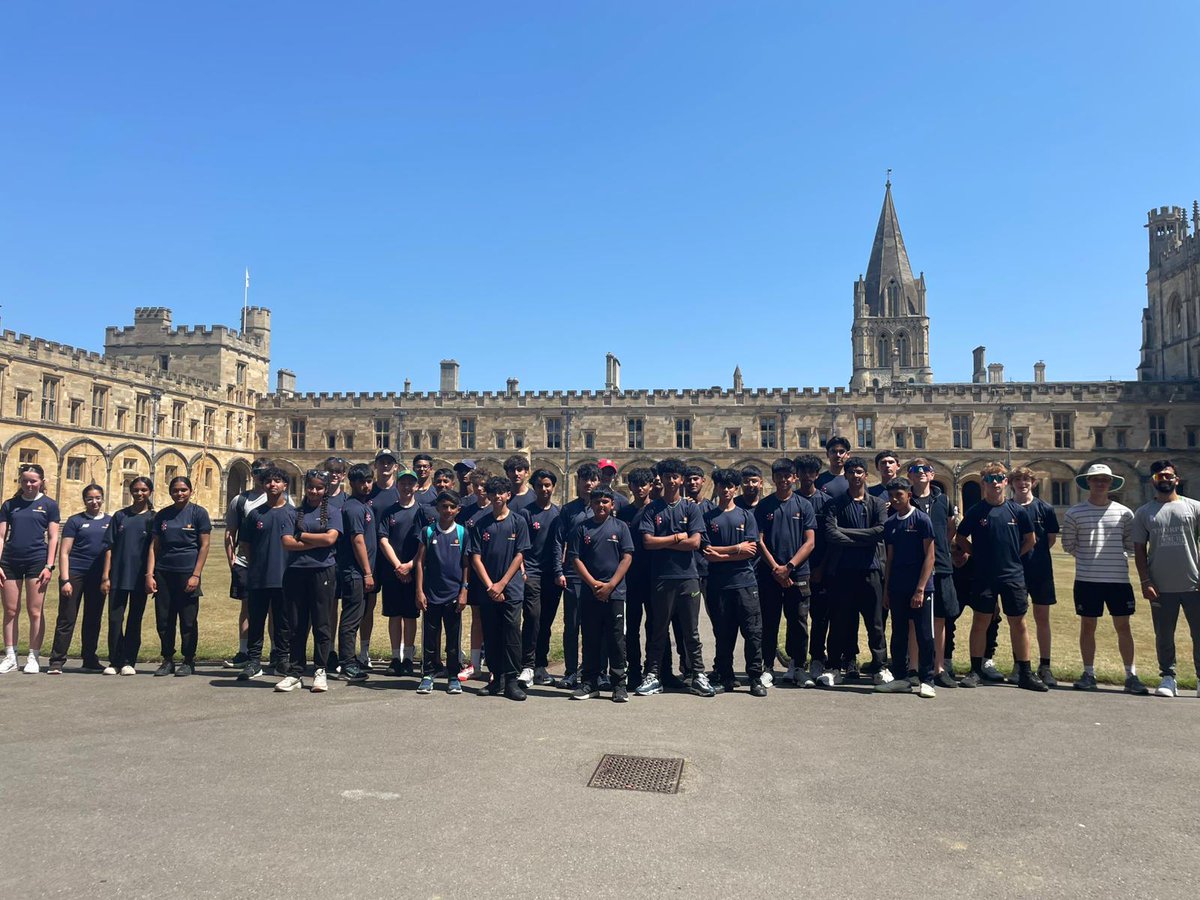 _MCCFoundation's tweet image. Our Leicester Hub participants enjoyed a fantastic Engagement Day at @UniofOxford last week. The 38 boys and girls were invited for a talk on future choices as cricketers followed by a tour of the University and a coaching session with @leicscricketfdn 🏏