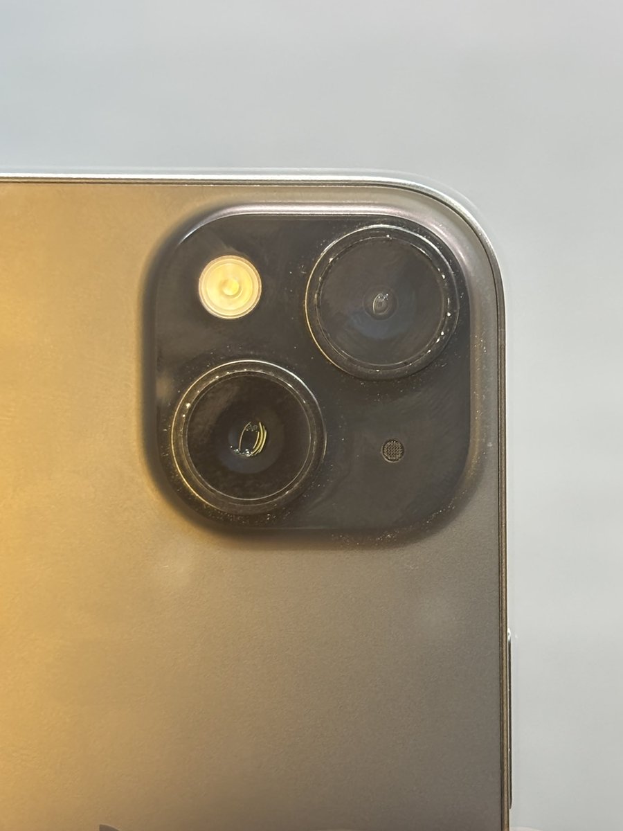 Hey, did anyone noticed the colour chipping issue around the camera border on iphone 15 specifically with black colour variant?