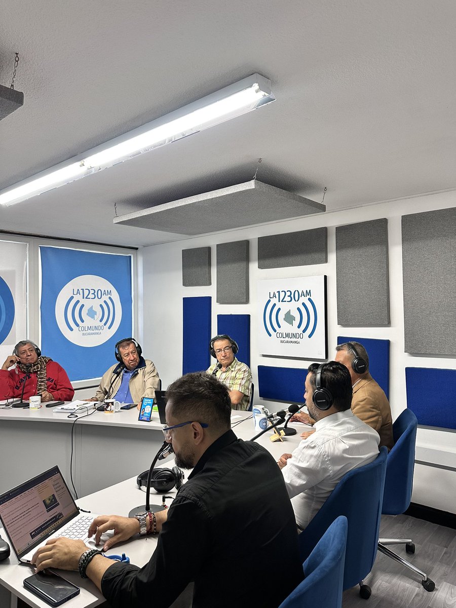 Hoy desde <a href="/ColmundoRadio/">Colmundo Radio</a> el Gerente de la Lotería Santander, Herwing Peña, respondiendo preguntas sobre la veracidad de nuestros sorteos, e igualmente contando que ya son más de 4 ganadores de nuestro premio mayor desde el año pasado. ✅

#loteriasantander 
#juegosdesuerteyazar