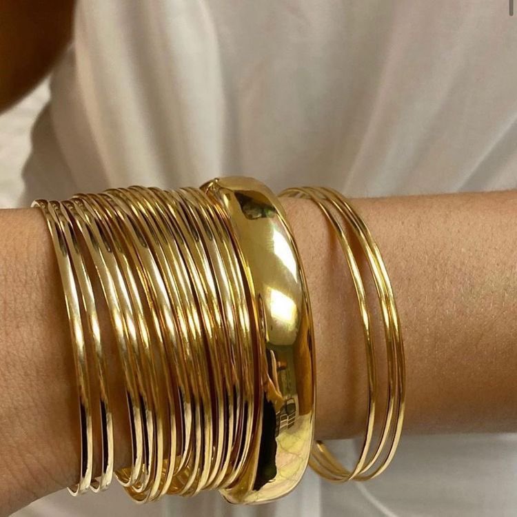 pYSLrada's tweet photo. gold bracelet https://t.co/2mAXF5rLIi