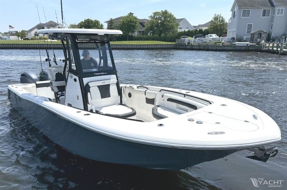 theyachtmarket's tweet photo. How much does a boat from Tidewater cost? Used boats from Tidewater on TheYachtMarket range in price from $22,000 to $279,000 with an average price of $119,000.  https://t.co/0Ku3oc1vVb

#buyboat #sellboat #tidewaterboats #boating #boot #centerconsole #usedboats #boats #fishing https://t.co/xc7jvJOaNi