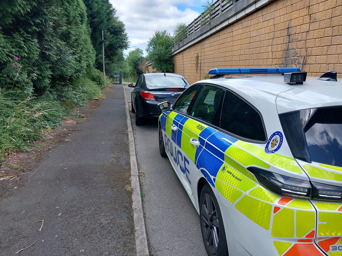 BrierleyHillWMP's tweet image. Another stolen vehicle located by the team whilst on patrol. It is now being recovered to be returned to the owner. #DYcrimeteam