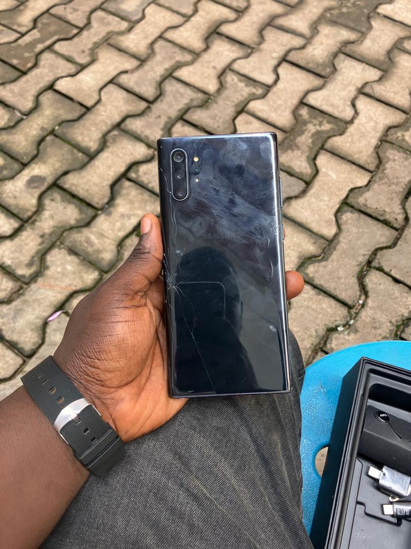 Davepen4's tweet photo. Samsung Note 10 plus || 12/256gb || stylus pen 🖋️ ✅ || Good battery life ✅ @330,000

Available for Swap/Buy Deal 
WhatsApp: 09034799788

Note>>> Serious buyers only https://t.co/zmxwtCnGiQ