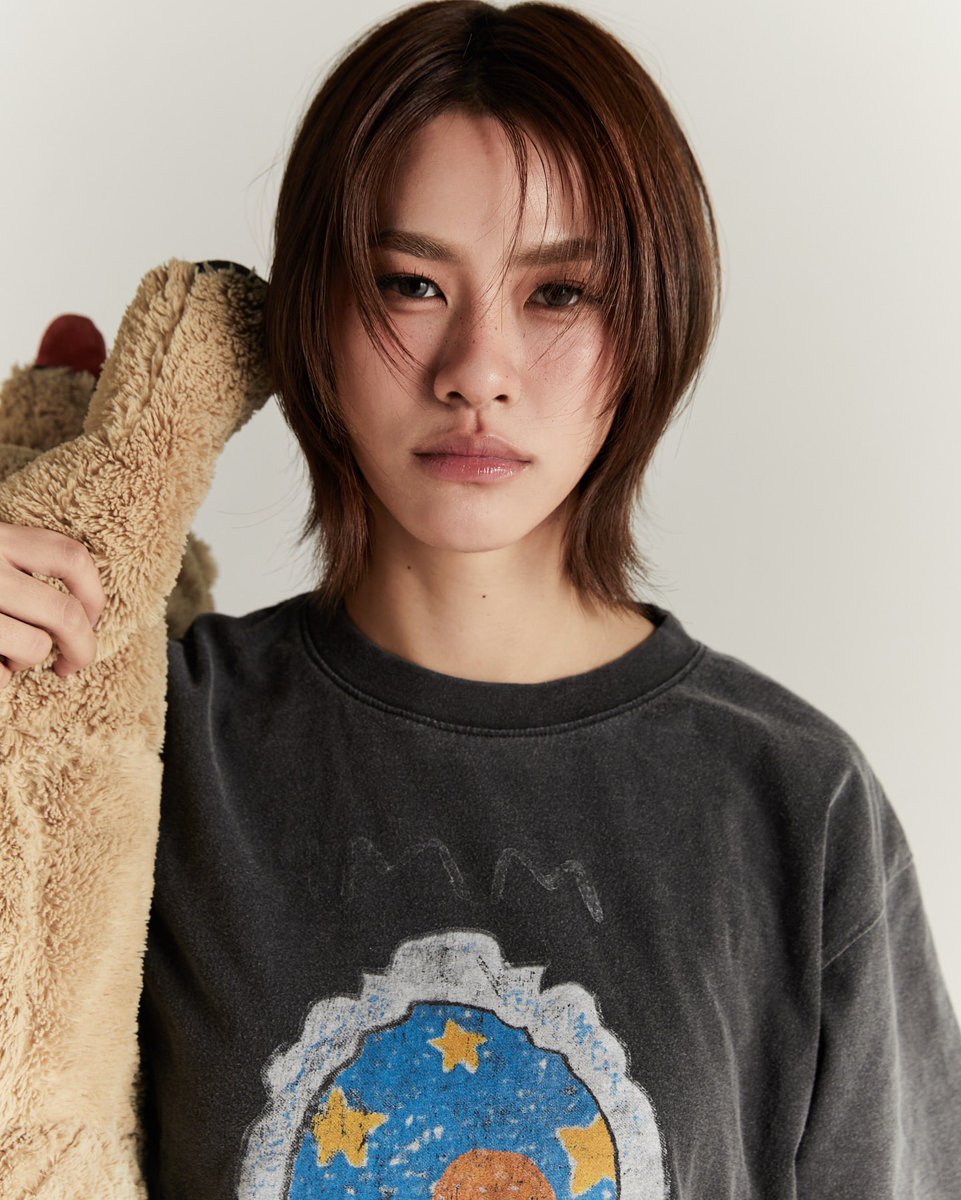 [📸] imm.another — IG Post Update (250625)

“A Girl and Her Dream”🌠🪞👠

Oversized T-shirt 
S - 2XL are Available

Come get yours at Blush Blossom Fan Fest
28 - 29 June 2025 at Union Hall, Union Mall

Limited stock only at the event! 

Every purchase will get a special sticker