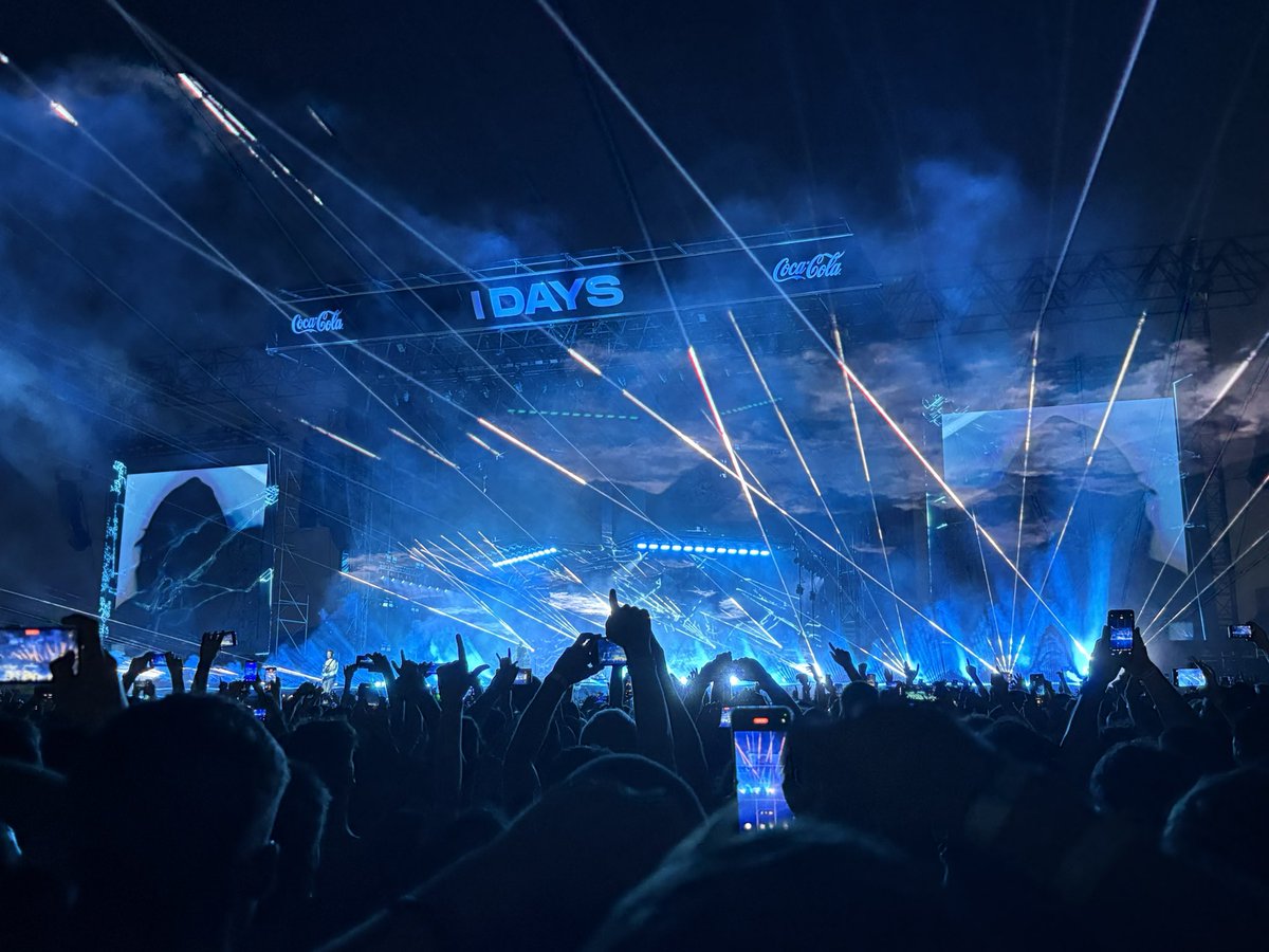 theArcheteer© (@archeteer) on Twitter photo <a href="/linkinpark/">LINKIN PARK</a> you were incredible yesterday night in ##Milan #iDays amazing show thank you 🙏🏻 <a href="/linkinpark/">LINKIN PARK</a> you were incredible yesterday night in ##Milan #iDays amazing show thank you 🙏🏻