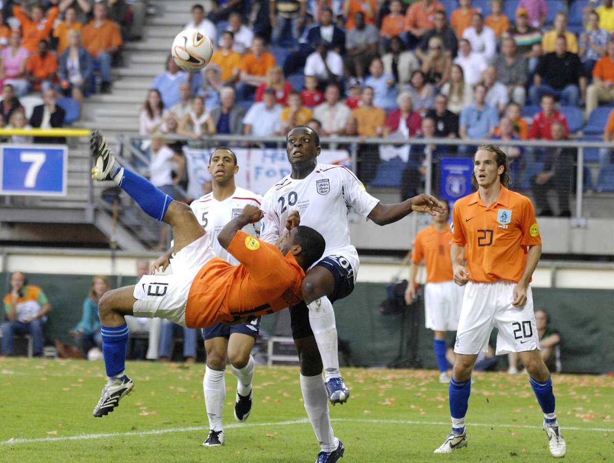 af_toe's tweet image. Jong Oranje prolongeerde in 2007 de Europese titel, nadat het in de halve eindstrijd had afgerekend met Engeland. Welke twee landen streden later die avond ook om een finaleplek? #voetbalquiz