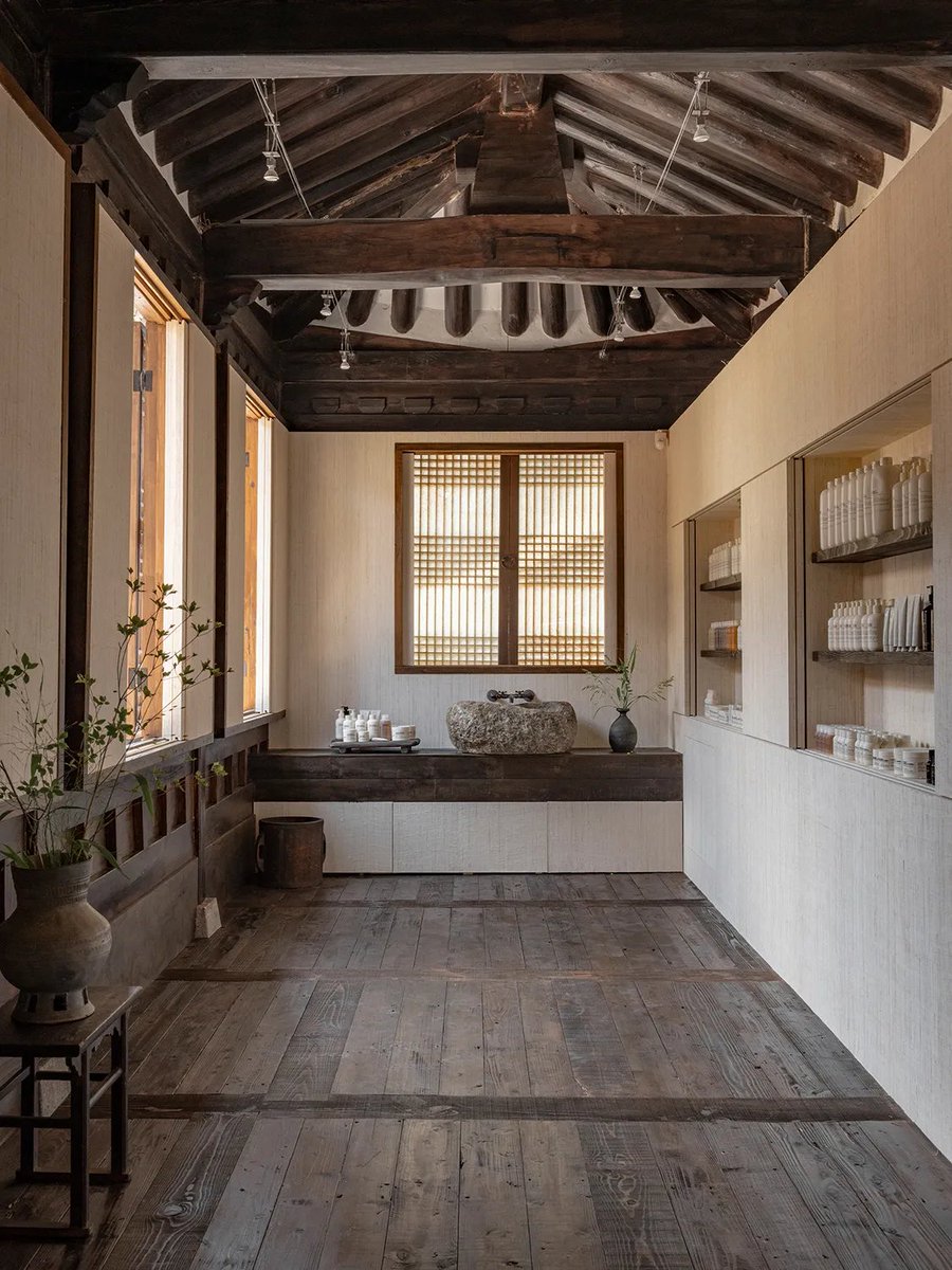 르라보 북촌 한옥 플래그십. 상하이-교토-베이징에 이어 전통 건축물을 베이스로 한 플래그십이 드디어 서울에 생겼다.