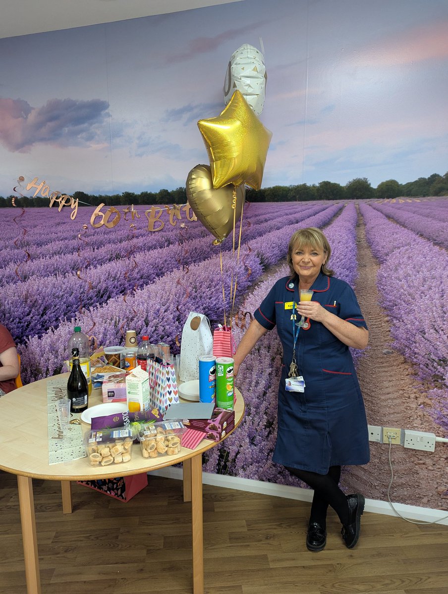 morawski_nadia's tweet photo. Happy birthday to our haematology matron Karen @LadhaRahima @karenpedley @CHUGGScmg https://t.co/5ur8rh35pO