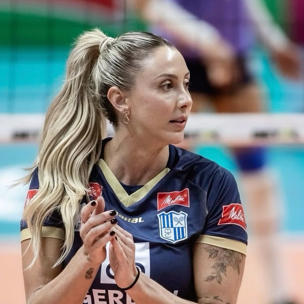 lorelluv's tweet photo. e quando ela tava na skin lendária https://t.co/IzBjScqCZa