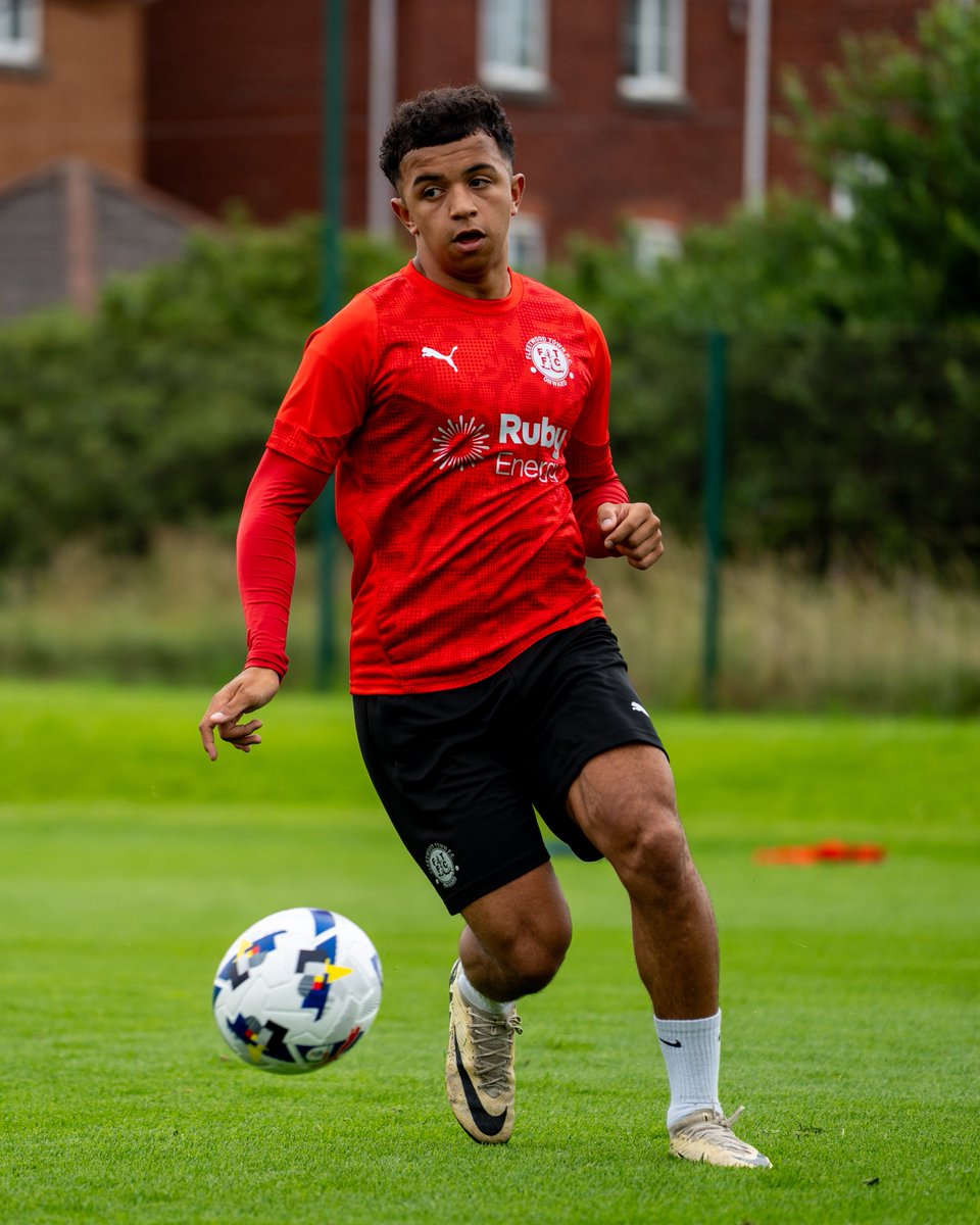 AcademyFTFC's tweet image. The balls are out at HQ for the U21s ⚽️