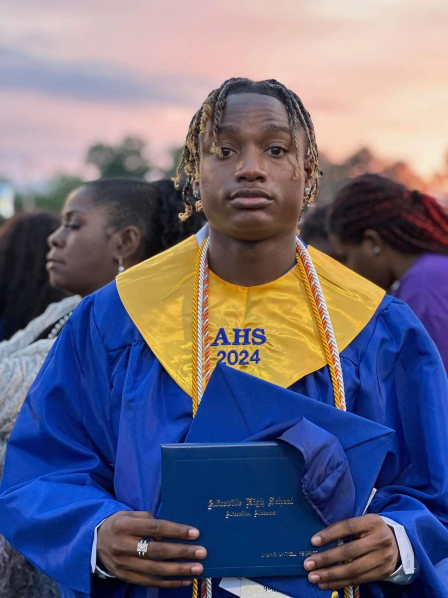 OFFICIAL STATEMENT FROM THE FAMILY OF JABARI LATRELL PEOPLES

On the night of June 23, 2025, at approximately 9:30 PM, our loved one, Jabari Latrell Peoples, was shot and killed by an officer affiliated with law enforcement in Homewood, Alabama, near Lakeshore Blvd.

At no point