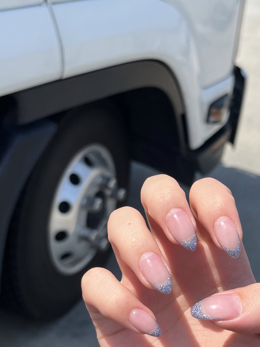 そおいえばネイル
ちゃんと青色にしたよシンプル！💙