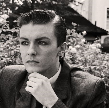 20th Century #OnThisDay (@iain_mcdougall) on Twitter photo #OnThisDay in 1961 #HappyBirthday Ricky Gervais born in Reading. Star of “The Office” <a href="/rickygervais/">Ricky Gervais</a> #TheOffice <a href="/BBCOne/">BBC One</a> <a href="/RadioTimes/">Radio Times</a> <a href="/TVGuide/">TV Guide</a> <a href="/Channel4/">Channel 4</a> <a href="/Classicbritcom/">🇬🇧📺 Classic British TV 📺🇬🇧</a> <a href="/TalkingPicsTV/">Talking Pictures TV</a> <a href="/BritComSociety/">BritishComedySociety</a> <a href="/TVChoice/">TV Choice</a> <a href="/whatsontvuk/">What's On TV</a> #OnThisDay in 1961 #HappyBirthday Ricky Gervais born in Reading. Star of “The Office” <a href="/rickygervais/">Ricky Gervais</a> #TheOffice <a href="/BBCOne/">BBC One</a> <a href="/RadioTimes/">Radio Times</a> <a href="/TVGuide/">TV Guide</a> <a href="/Channel4/">Channel 4</a> <a href="/Classicbritcom/">🇬🇧📺 Classic British TV 📺🇬🇧</a> <a href="/TalkingPicsTV/">Talking Pictures TV</a> <a href="/BritComSociety/">BritishComedySociety</a> <a href="/TVChoice/">TV Choice</a> <a href="/whatsontvuk/">What's On TV</a>