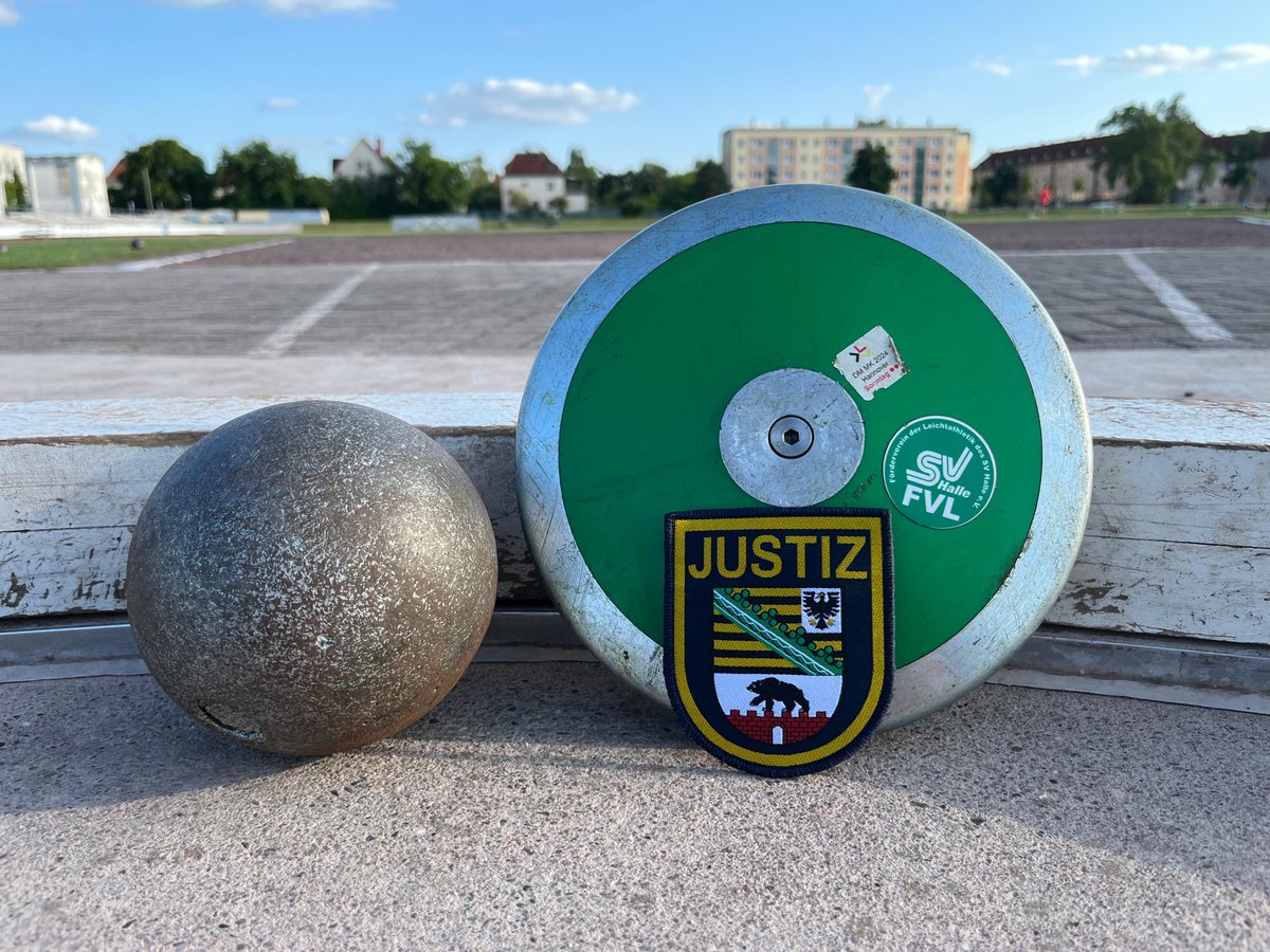 💪Unser Kollege Daniel Gäbler aus dem #Justizvollzug #SachsenAnhalt ist auf dem Weg nach Birmingham (Alabama, USA). Dort starten am Freitag die World Police &amp; Fire Games #BHM2025, die Olympischen Spiele für Behördenbedienstete. Diskus &amp; Kugelstoßen sind seine Disziplinen. 🇺🇸