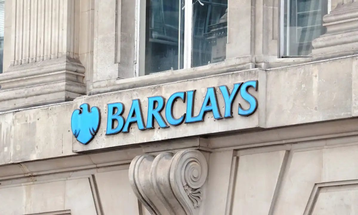 🚨 BREAKING: "Barclays Blocca gli Acquisti di Criptovalute: Una Misura di Protezione o Limitazione della Libertà Finanziaria?"