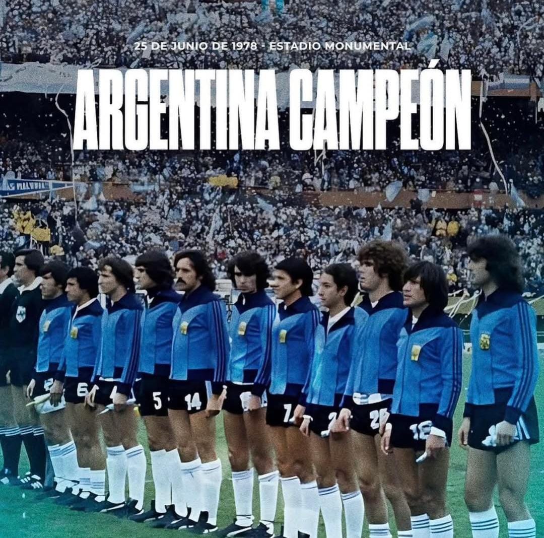 osvaldooardiles's tweet image. La primera Copa.
Felicitaciones a todos mis companieros. A Menotti y toda la gente que confio en nosotros. Nuestros  hinchas... Un gran orgullo. Placer inmenso haber jugado con todos estos monstruos. Recordando siempre a quienes ya no estan con nosotros: Luis, Ruben, Rene, Leo..
