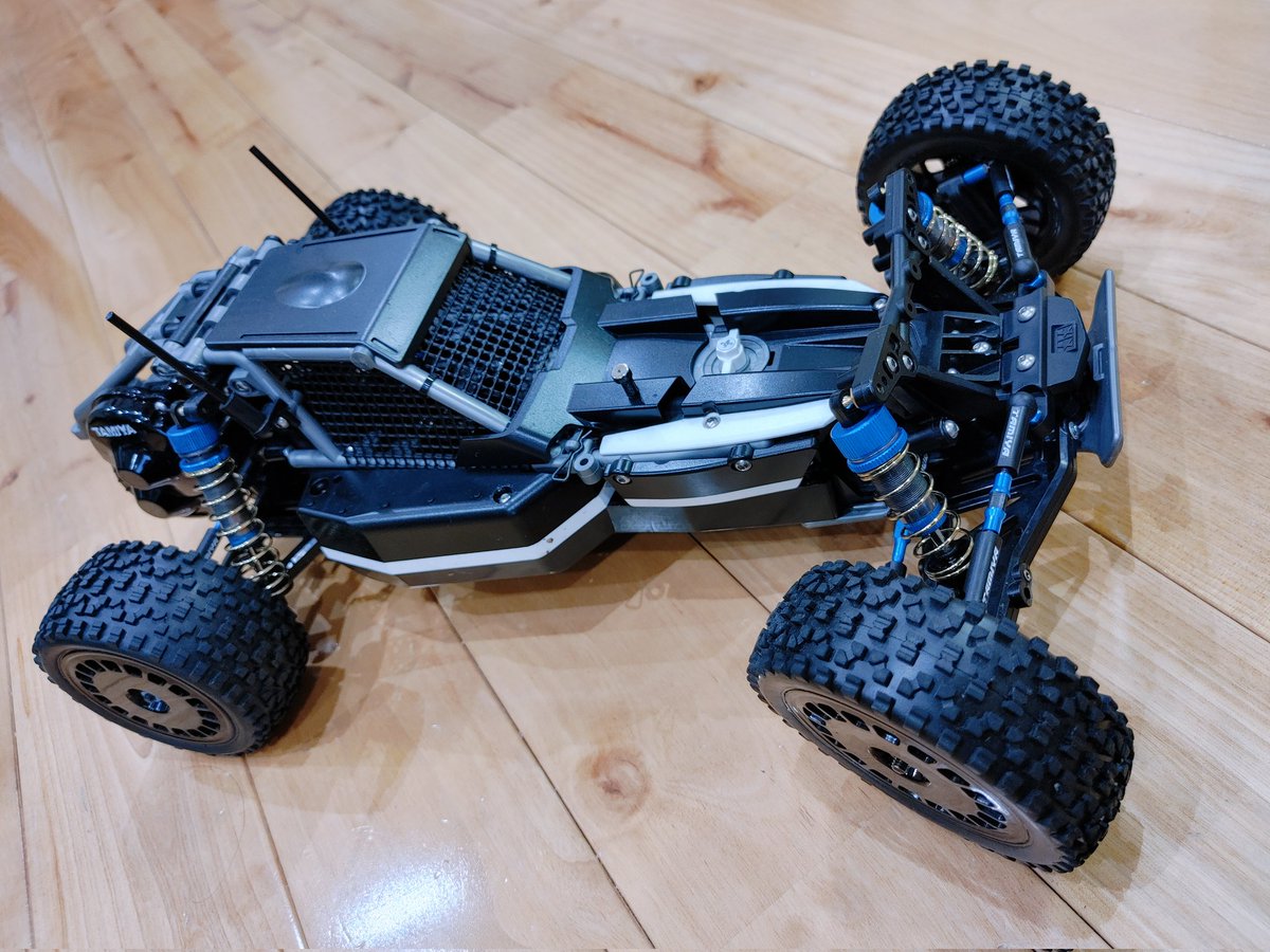 RC_5105's tweet photo. 隠密をモチーフにシンプルに仕上げたDT-04になります。
ドライバーをあえて乗せず、ドローン感を醸し出した一台です。
#タミヤRCコンデレ4
#タミヤ https://t.co/VDPBEZgyAU