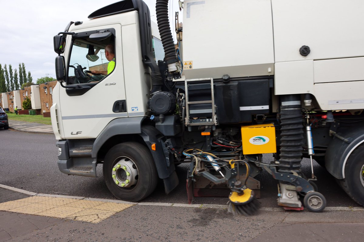 Kevindodds8's tweet photo. Gateshead Council’s Environmental Services Teams out in Bensham this morning.  A huge thank to these teams of men and women who work tirelessly to try and keep our area clean and tidy, please everyone lets do our bit to help,  we can all make such a difference, thank you. https://t.co/AXH8a8WD86
